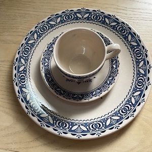 Johnson Bros decoration tea cup  small scratches  no cracks